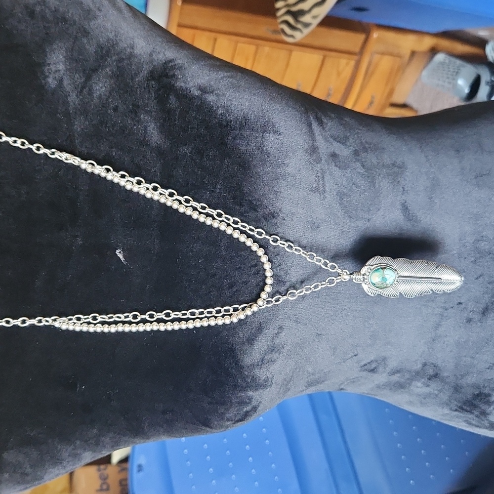 Shyanne Feather and Stone Set